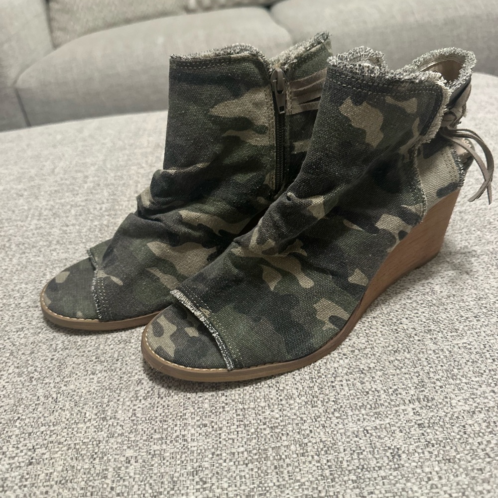 Very G Olive Camo Peep-Toe Wedge Booties